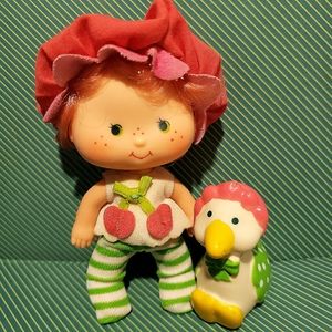 VTG Strawberry Shortcake Cherry Cuddler & pet